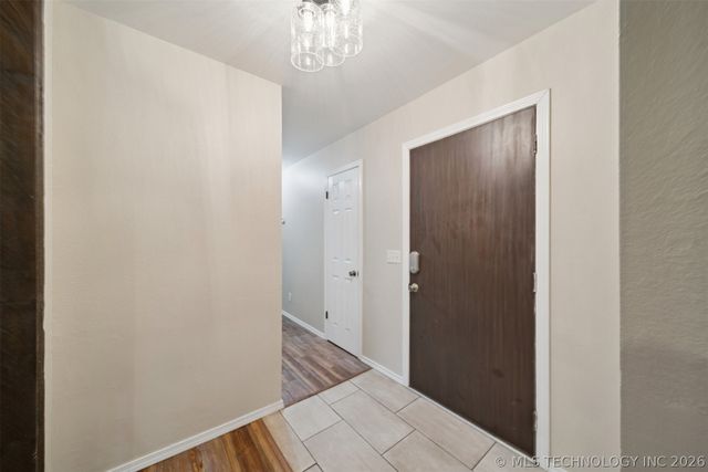 10905 E Canyon Oaks Circle, Claremore, OK 74017