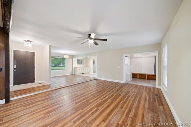 10905 E Canyon Oaks Circle, Claremore, OK 74017