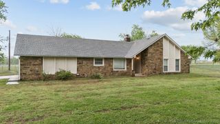 10905 E Canyon Oaks Circle, Claremore, OK 74017