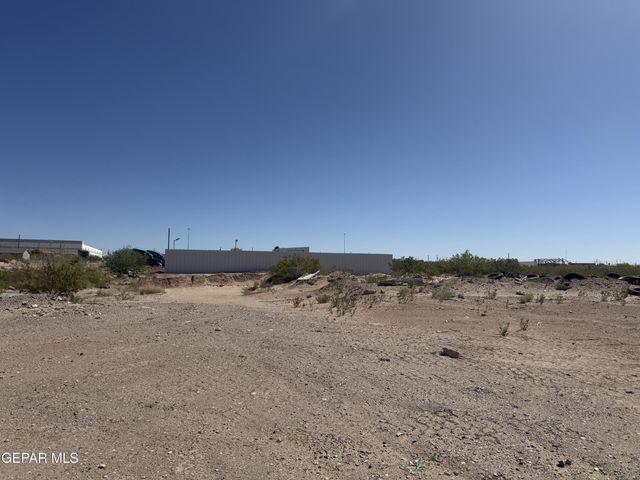 32 Janis Avenue, El Paso, TX 79927