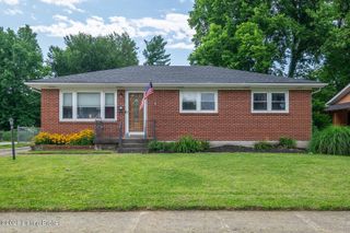 2811 Dell Brooke Ave, Louisville, KY 40220