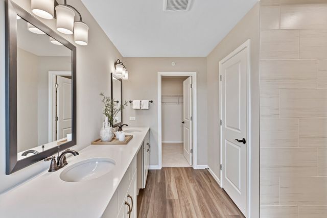 206 Steeple Bush Lane 9137, Schaumburg, IL 60193