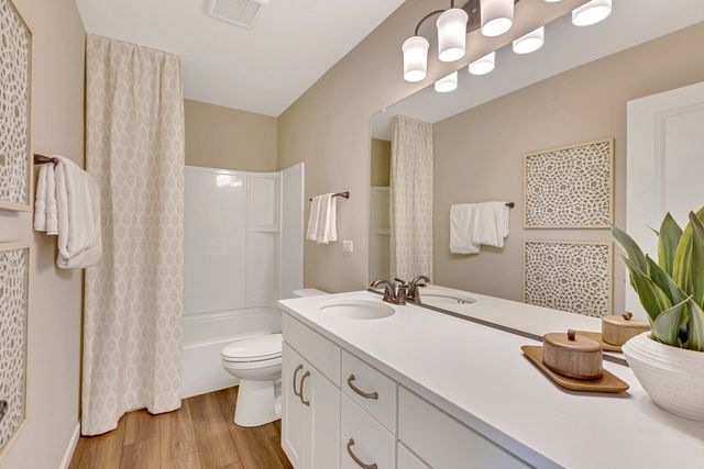 206 Steeple Bush Lane 9137, Schaumburg, IL 60193