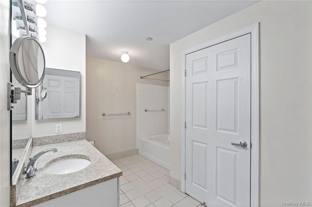 300 Mamaroneck Avenue 514, White Plains, NY 10605