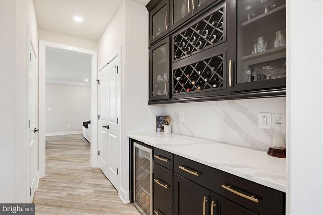 8693 SATINWOOD DR, Frederick, MD 21704