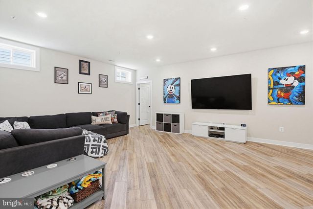 8693 SATINWOOD DR, Frederick, MD 21704
