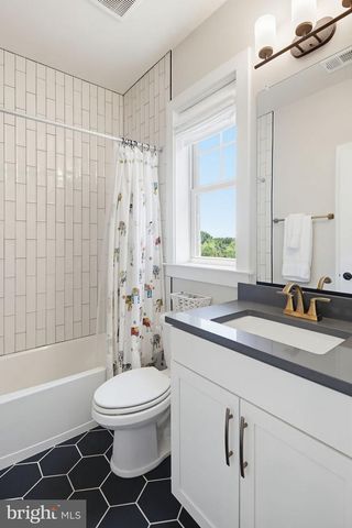 8693 SATINWOOD DR, Frederick, MD 21704
