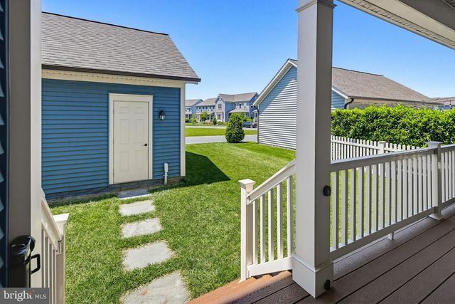 8693 SATINWOOD DR, Frederick, MD 21704