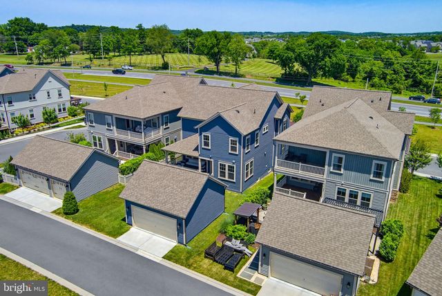 8693 SATINWOOD DR, Frederick, MD 21704