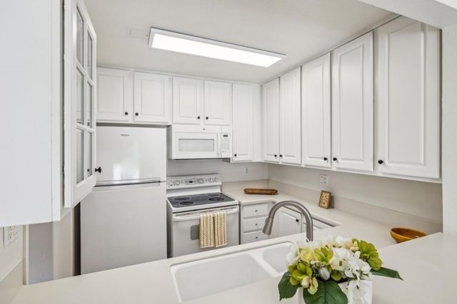 1550 Frontera Way 119, Millbrae, CA 94030