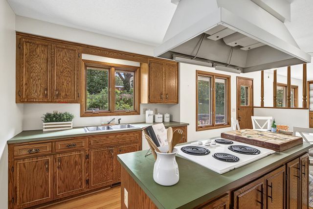 3517 Coolidge Street NE, Saint Anthony, MN 55418