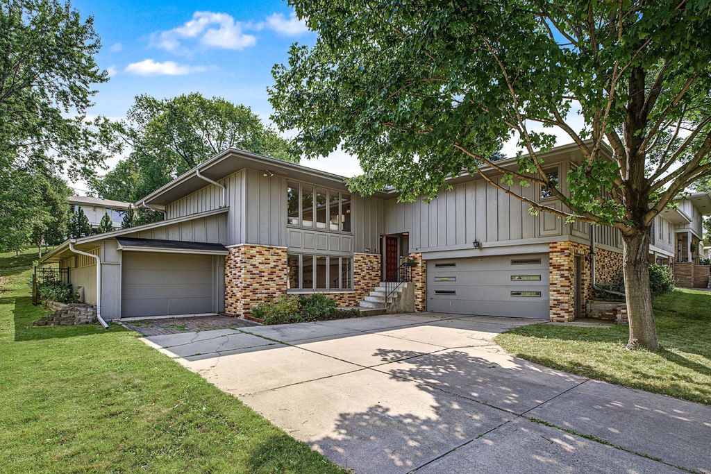 3517 Coolidge Street NE, Saint Anthony, MN 55418