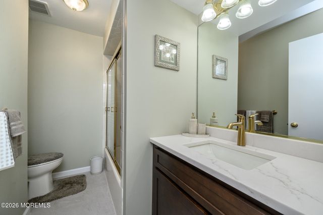 53 Danbury Road, Tinton Falls, NJ 07753