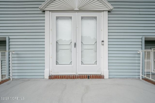 53 Danbury Road, Tinton Falls, NJ 07753