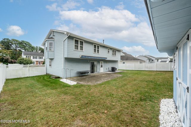 53 Danbury Road, Tinton Falls, NJ 07753