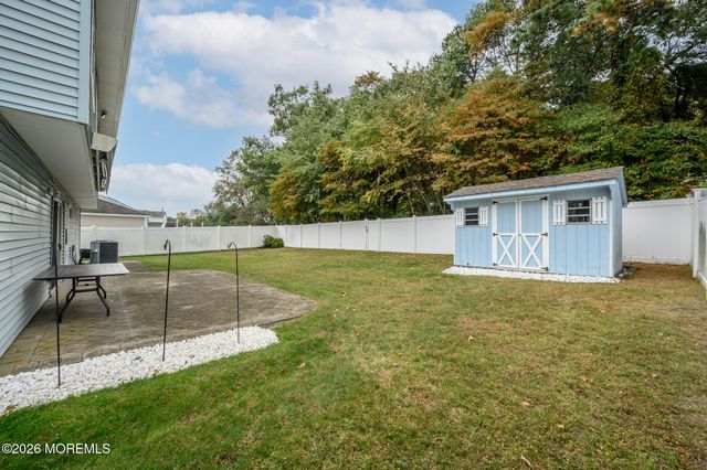 53 Danbury Road, Tinton Falls, NJ 07753