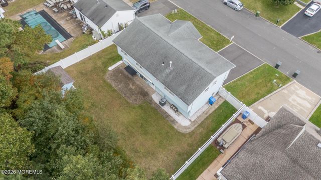 53 Danbury Road, Tinton Falls, NJ 07753