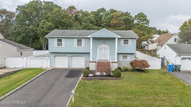 53 Danbury Road, Tinton Falls, NJ 07753