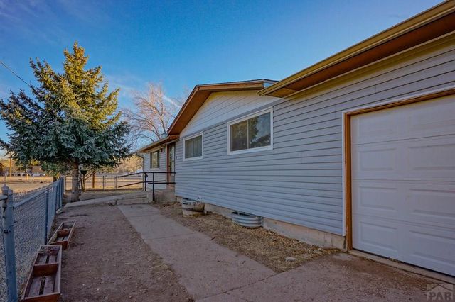925 Russell Ave, Walsenburg, CO 81089