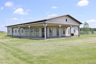 21338 Double Arch Road, Staunton, IL 62088