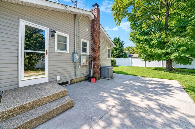 1528 Baldwin Boulevard, Bay Shore, NY 11706