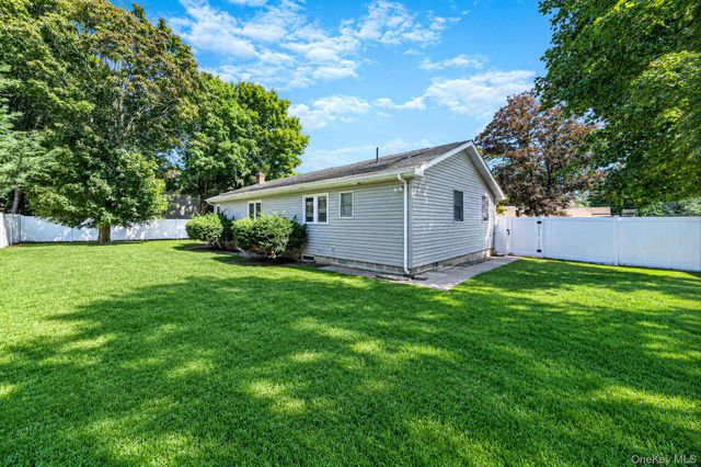 1528 Baldwin Boulevard, Bay Shore, NY 11706