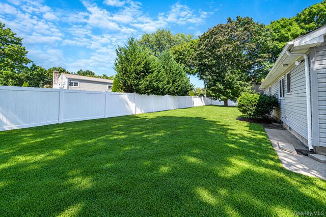 1528 Baldwin Boulevard, Bay Shore, NY 11706