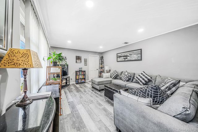 1528 Baldwin Boulevard, Bay Shore, NY 11706