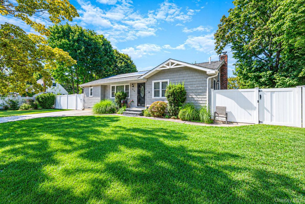 1528 Baldwin Boulevard, Bay Shore, NY 11706 — photo 2