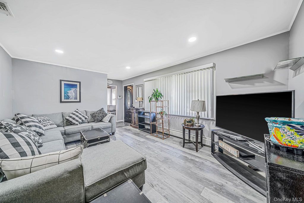 1528 Baldwin Boulevard, Bay Shore, NY 11706 — photo 5