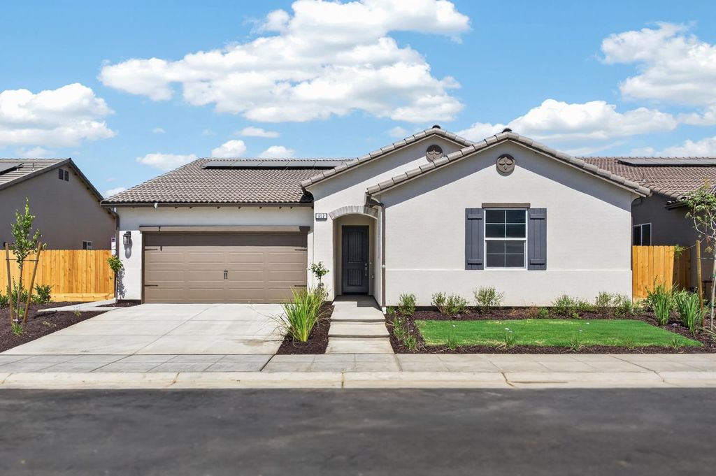 Image 1 of property listing at 952 Peters Road S, Madera, CA 93636