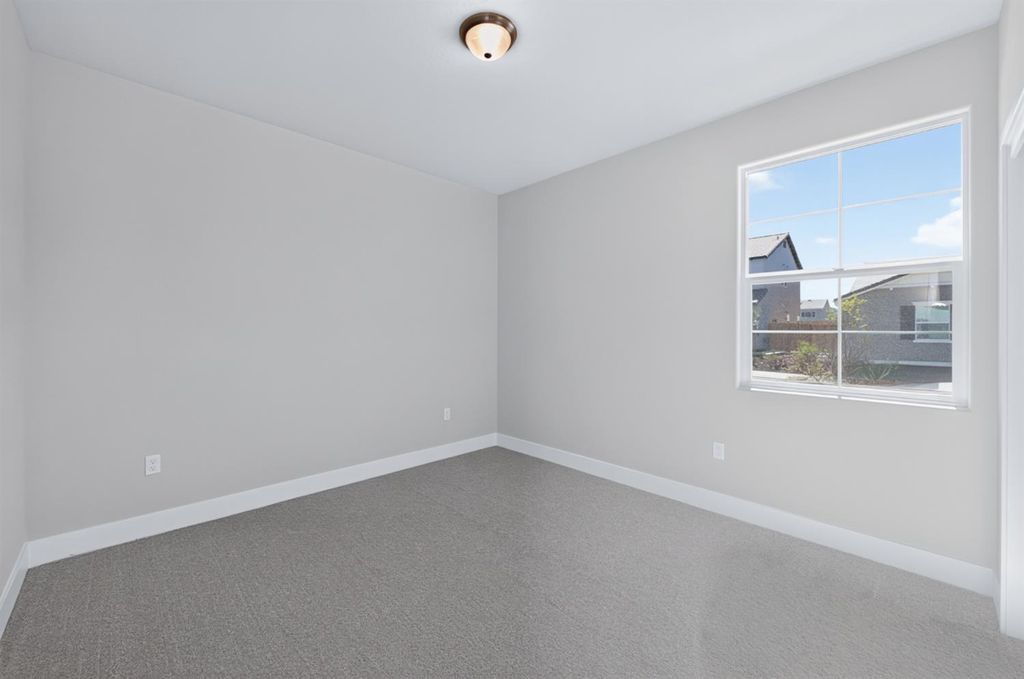 Image 17 of property listing at 952 Peters Road S, Madera, CA 93636