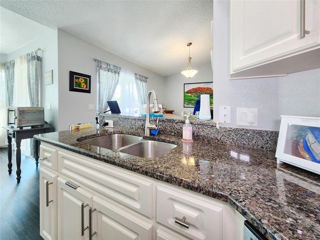 8442 PINEWOOD AVENUE, Brooksville, FL 34613