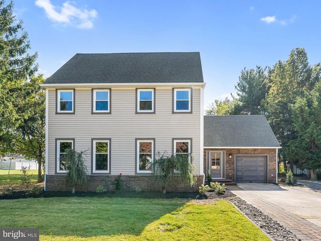 200 PHYLLIS DR, Gibbstown, NJ 08027