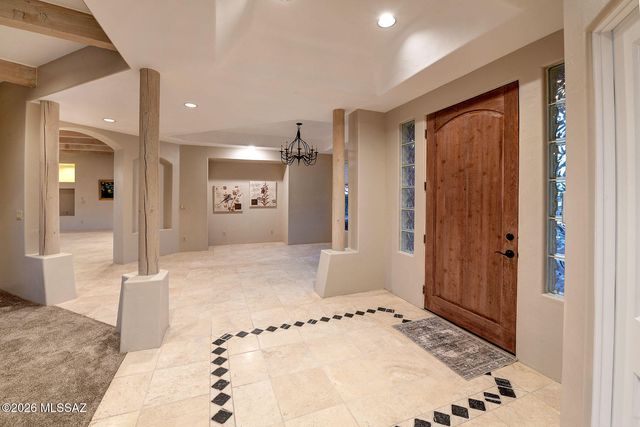 5500 N Hacienda Del Sol Road, Tucson, AZ 85718