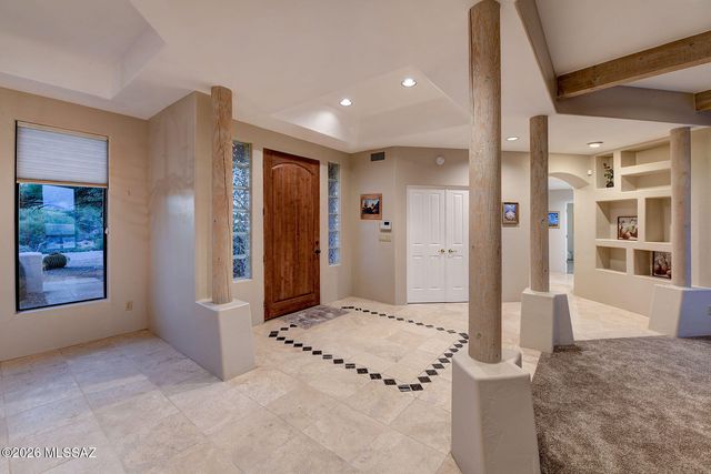 5500 N Hacienda Del Sol Road, Tucson, AZ 85718
