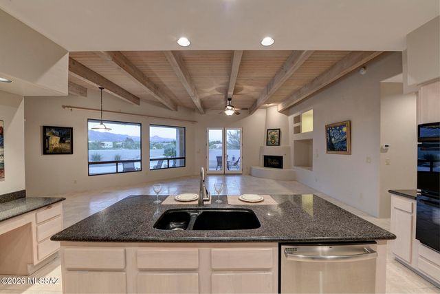 5500 N Hacienda Del Sol Road, Tucson, AZ 85718