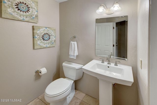 5500 N Hacienda Del Sol Road, Tucson, AZ 85718