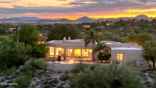 5500 N Hacienda Del Sol Road, Tucson, AZ 85718