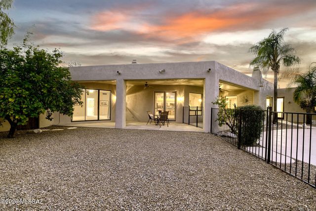 5500 N Hacienda Del Sol Road, Tucson, AZ 85718