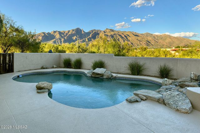 5500 N Hacienda Del Sol Road, Tucson, AZ 85718