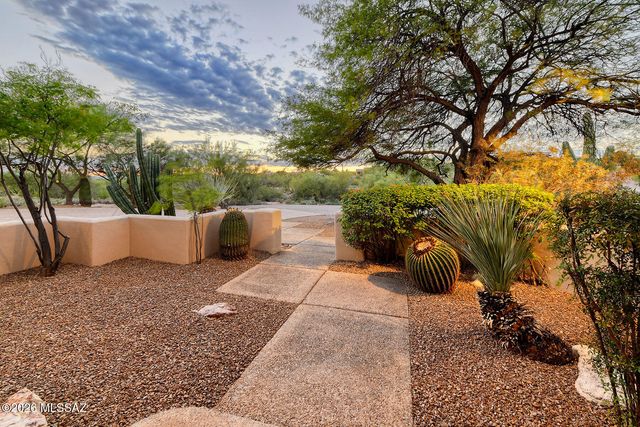 5500 N Hacienda Del Sol Road, Tucson, AZ 85718