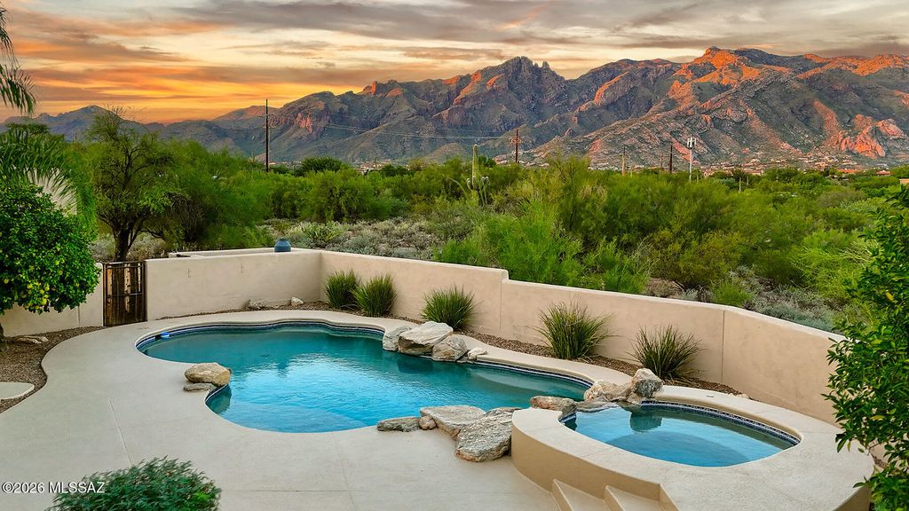 5500 N Hacienda Del Sol Road, Tucson, AZ 85718