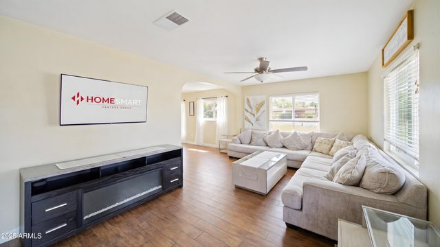 945 E MISSOURI Avenue, Phoenix, AZ 85014