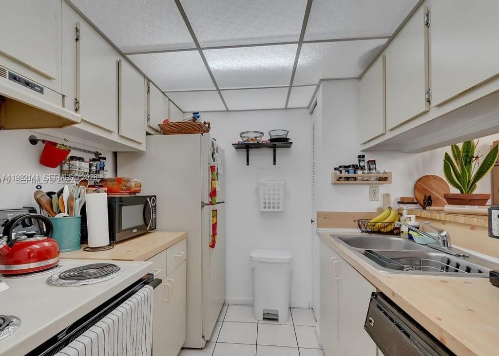 8002 SW 149th Ave B201, Miami, FL 33193