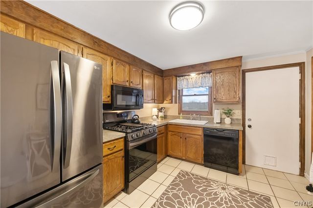 8346 Sextant Drive, Clay, NY 13027