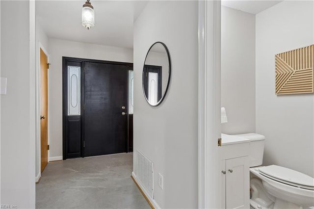 879 Loraine DR, Newport News, VA 23608