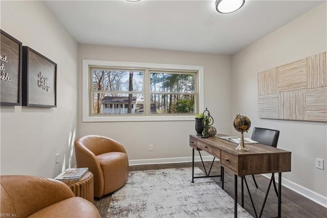 879 Loraine DR, Newport News, VA 23608