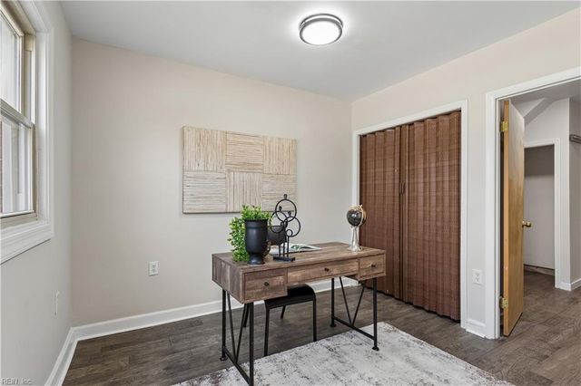 879 Loraine DR, Newport News, VA 23608