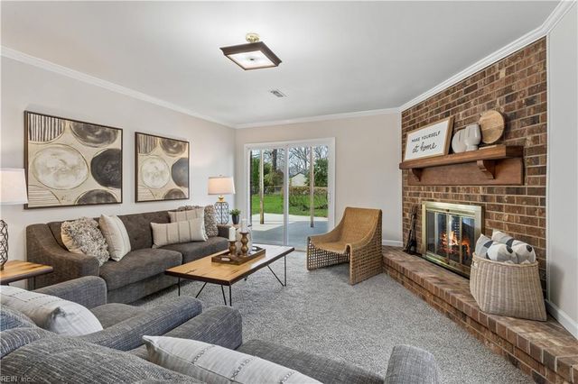 879 Loraine DR, Newport News, VA 23608